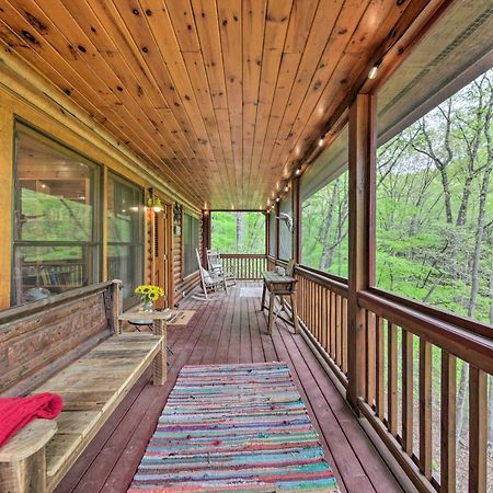 Peaceful Blue Ridge Cabin With Decks And Fire Pit 외부 사진