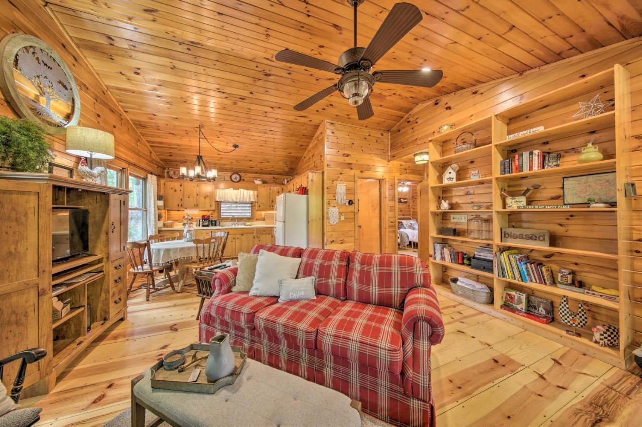 Peaceful Blue Ridge Cabin With Decks And Fire Pit 외부 사진