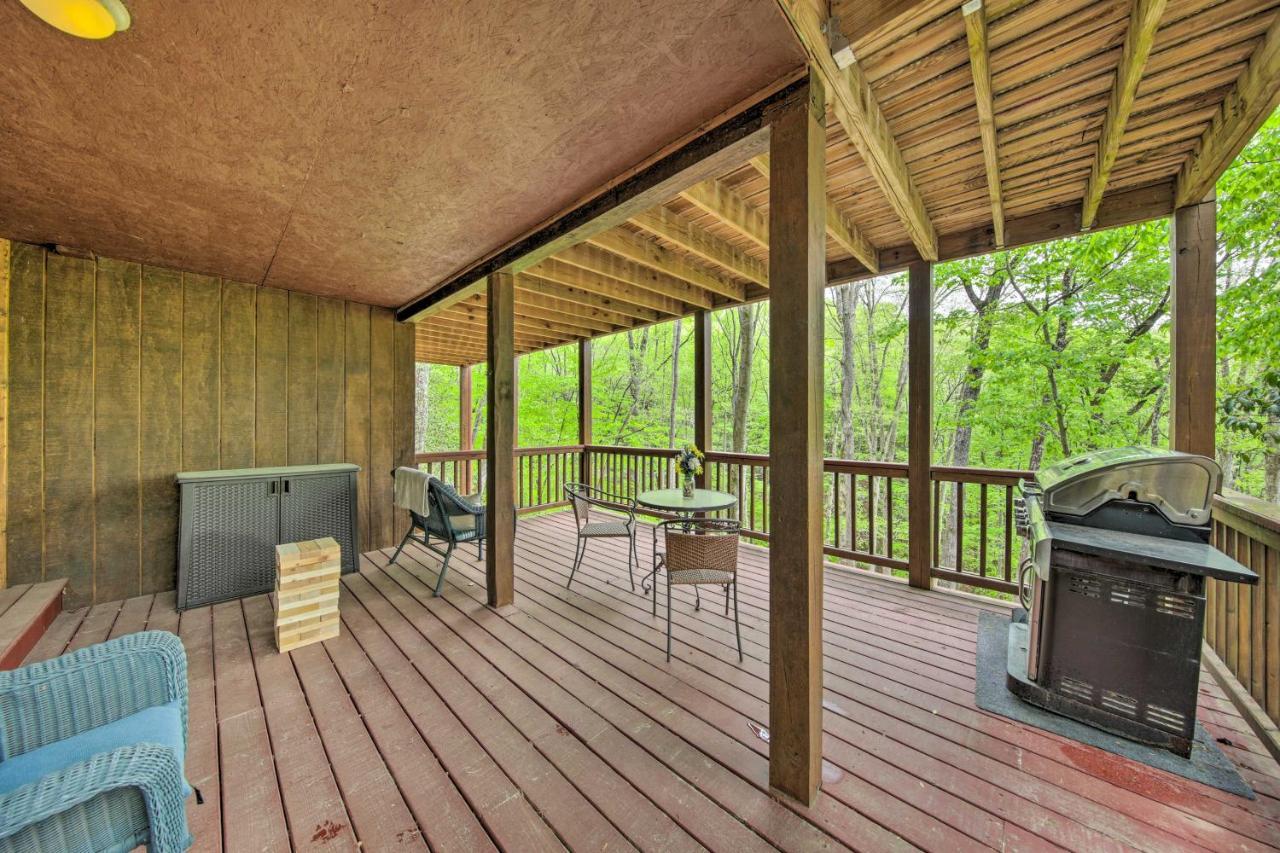 Peaceful Blue Ridge Cabin With Decks And Fire Pit 외부 사진
